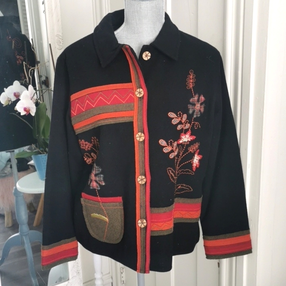 Women's Breckenridge wool blend with applique and embroidery. Cottagecore. Large